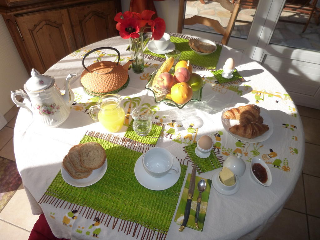 Bed and Breakfast La Roulotte De Pommette Et Billy La Hoguette Exteriér fotografie
